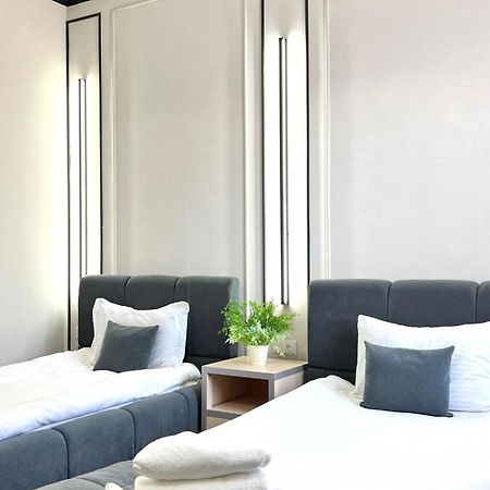 Caravan Hotel Karakol Eksteriør billede