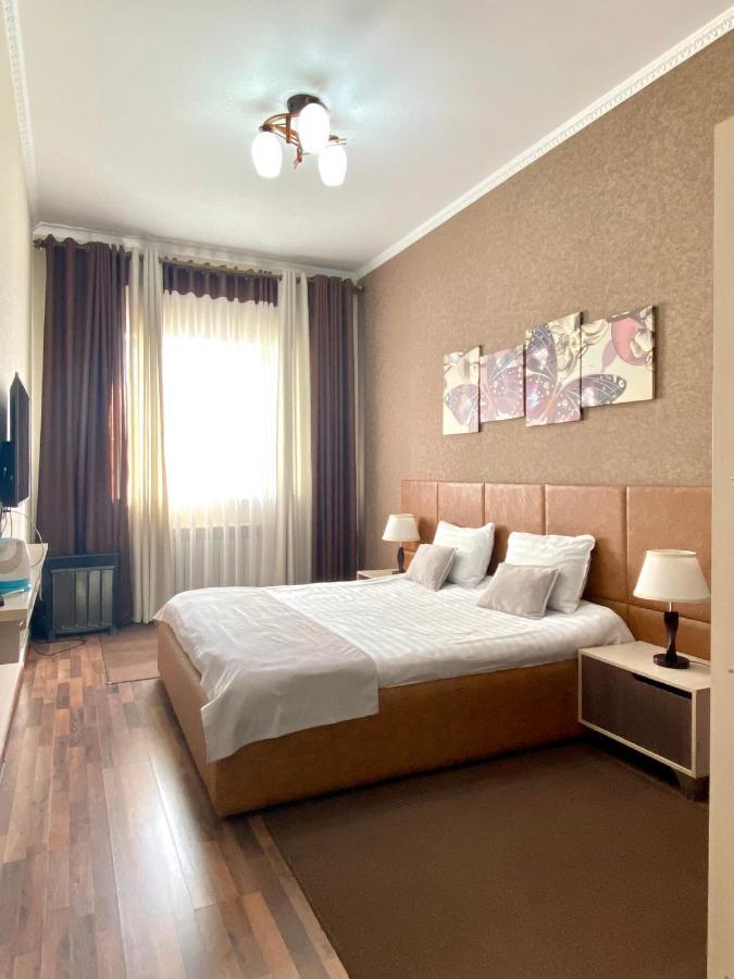 Caravan Hotel Karakol Eksteriør billede