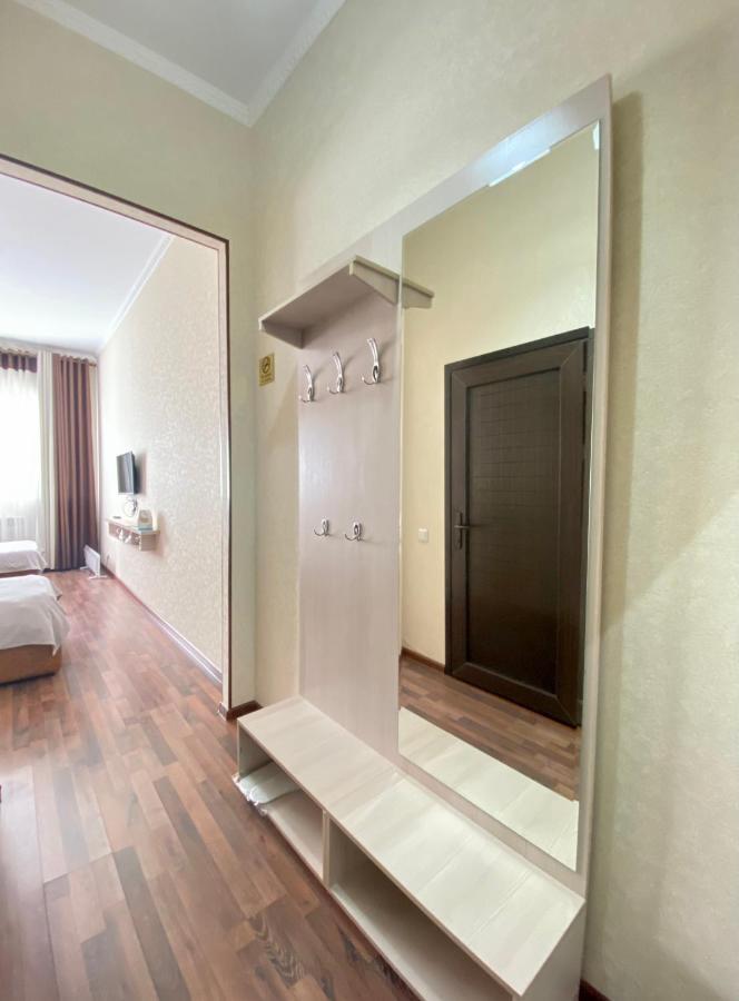 Caravan Hotel Karakol Eksteriør billede