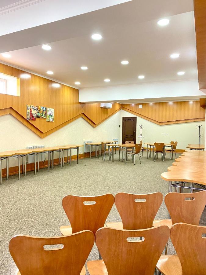 Caravan Hotel Karakol Eksteriør billede