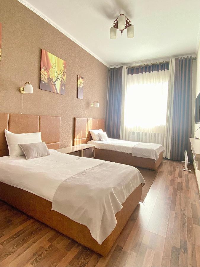 Caravan Hotel Karakol Eksteriør billede