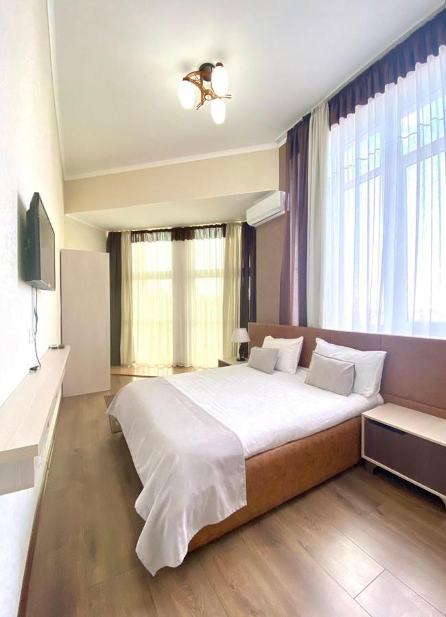Caravan Hotel Karakol Eksteriør billede