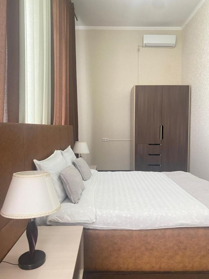 Caravan Hotel Karakol Eksteriør billede