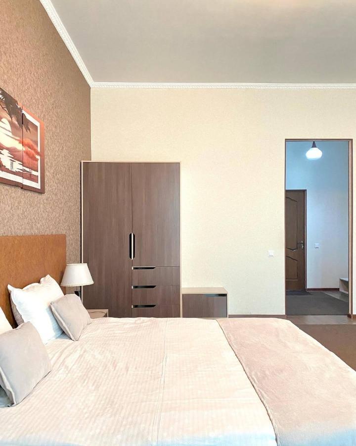 Caravan Hotel Karakol Eksteriør billede