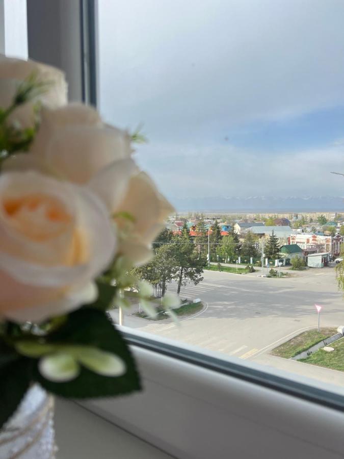 Caravan Hotel Karakol Eksteriør billede