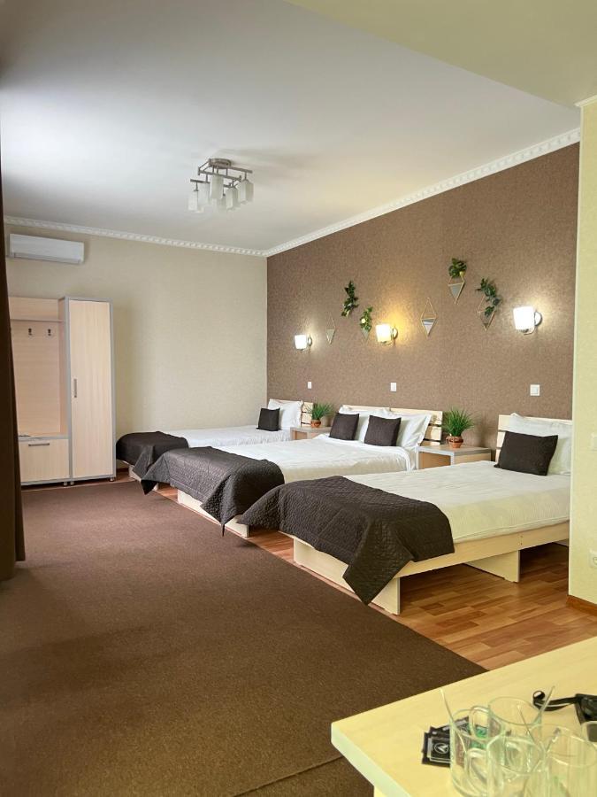Caravan Hotel Karakol Eksteriør billede