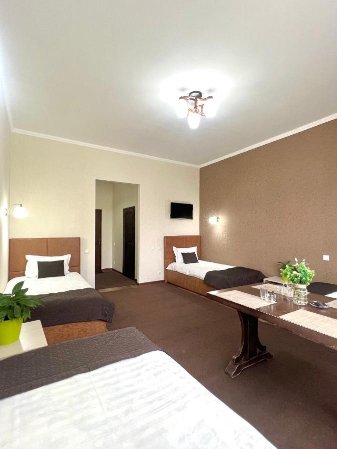 Caravan Hotel Karakol Eksteriør billede