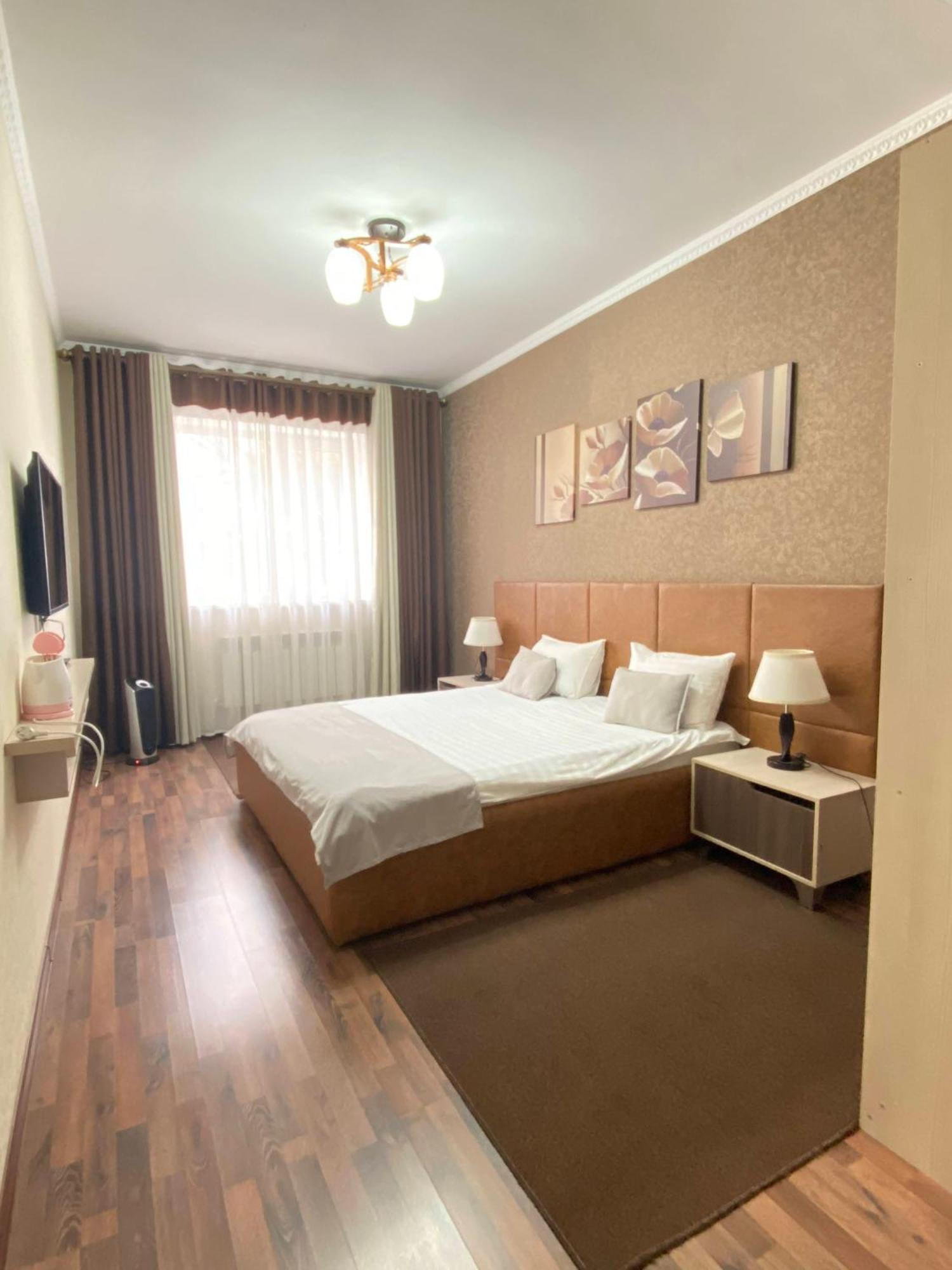 Caravan Hotel Karakol Eksteriør billede